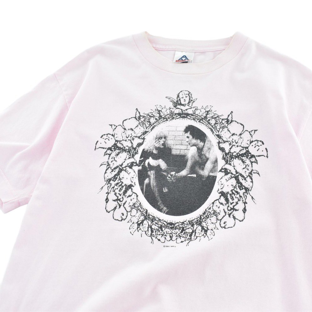 laboratory__r's tweet photo. ▶︎ ONLINE STORE DROPS
ART / CULTURE / MUSICの匂いを帯びた、選び抜かれた1枚たちが入荷。
毎週火・金 18:00更新 👉
🔗 https://t.co/dVonlLaazJ
#laboratoryr #古着 #入荷情報 https://t.co/sleUX7YFAC