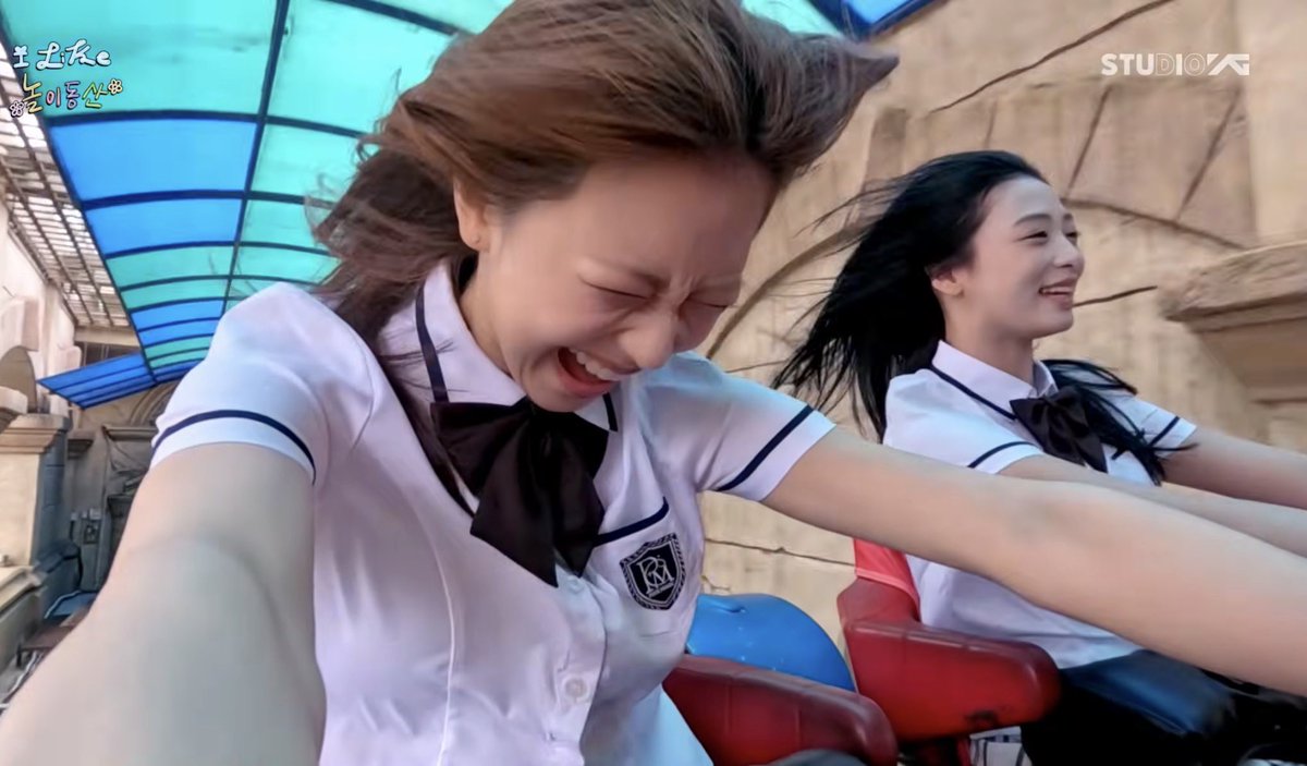 monsterblinky's tweet photo. Scared to d3@th🫨       Vs         Chillin😁

🤣🤣🤣🤣🤣🤣 i cant with this ride too😭🤣

#RUKA #AHYEON https://t.co/wt3qpeD2Pr