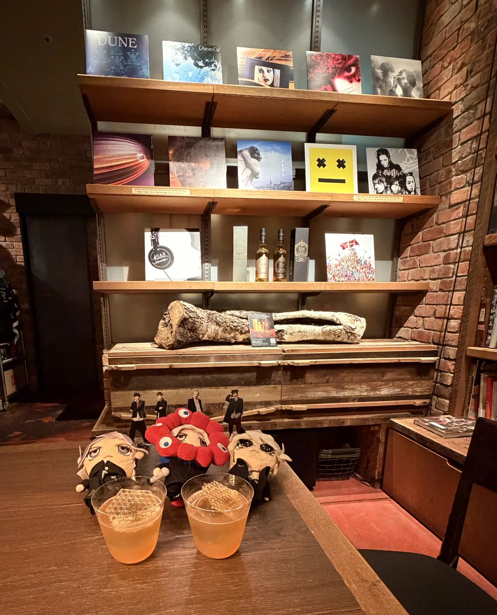 hyde666_luv's tweet photo. 新宿Brooklyn Parlor行った時の！
35th L'Anniversary Whiskyスペシャルカクテル「HONEY」🍯飲んできました😊
時間差投稿すみません💦

お祝いもありがとう🌈✨ https://t.co/muBWhotfyO