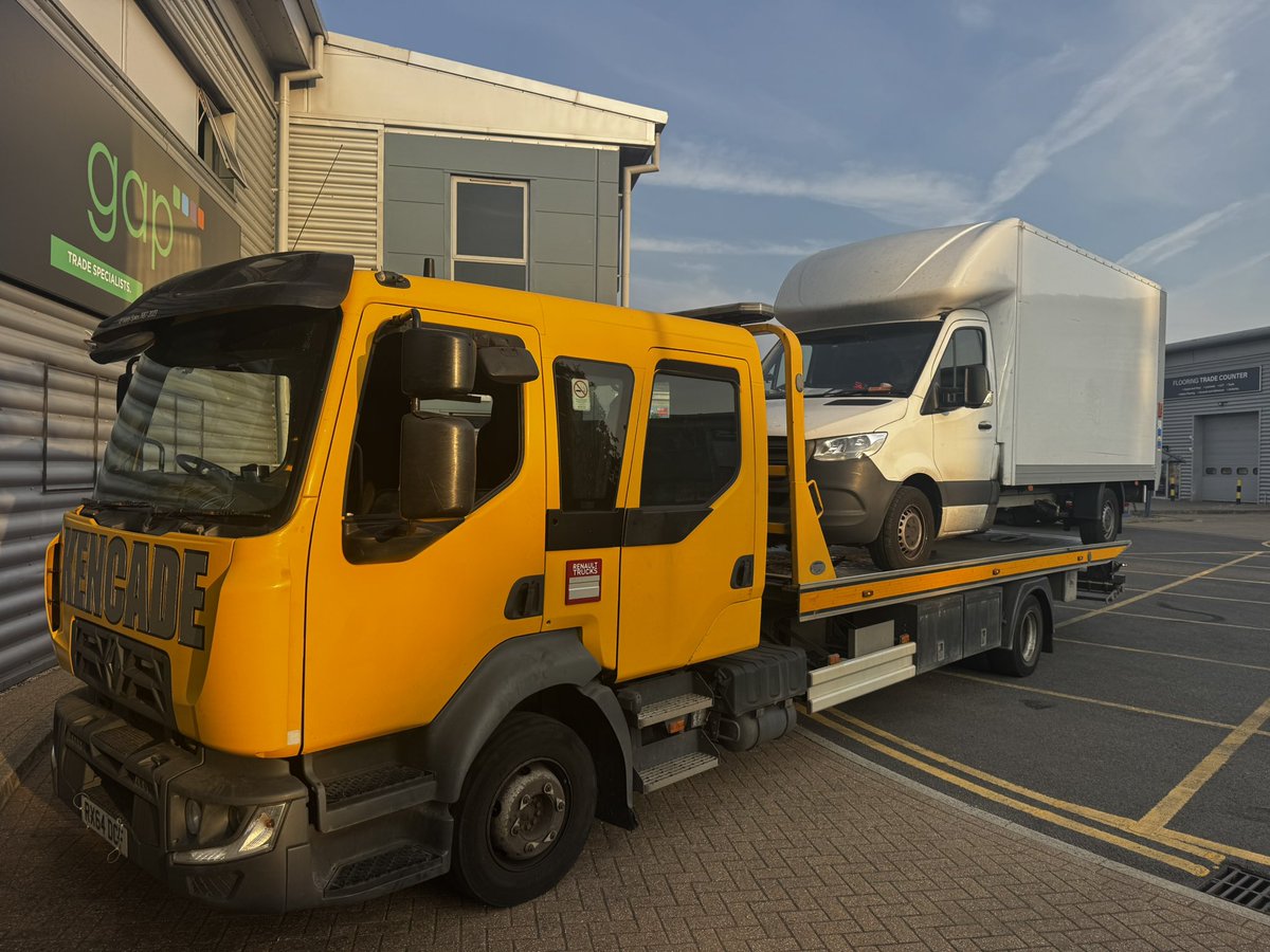 KencadeRecovery's tweet photo. Dont forget to check your fluids and pressures, especially in this hot weather we are experiencing, and remember, if your vehicle lets you down, Kencade Recovery are just a phone call away. Call us 24/7 on 01923 372001 #weather #summer #car #van #tow #recovery #breakdown #crash https://t.co/UghljM5S9P