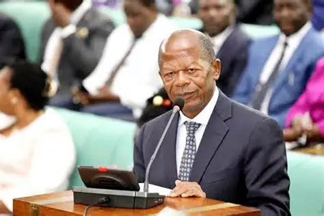 bukeddeonline's tweet photo. Gav't eweze mbagirawo okulambula okukolebwa amasomero gonna okwetoloola eggwanga lyonna. Bino by'ogeddwa akola nga minisita w'ebyenjigiriza DR JC Muyingo oluvannyuma lw'akabenje akatilimbudde abayizi b'essomero lya King David e Ndejje ababadde bagenda okulambula #BukeddeUpdates https://t.co/CD88jKmtSr