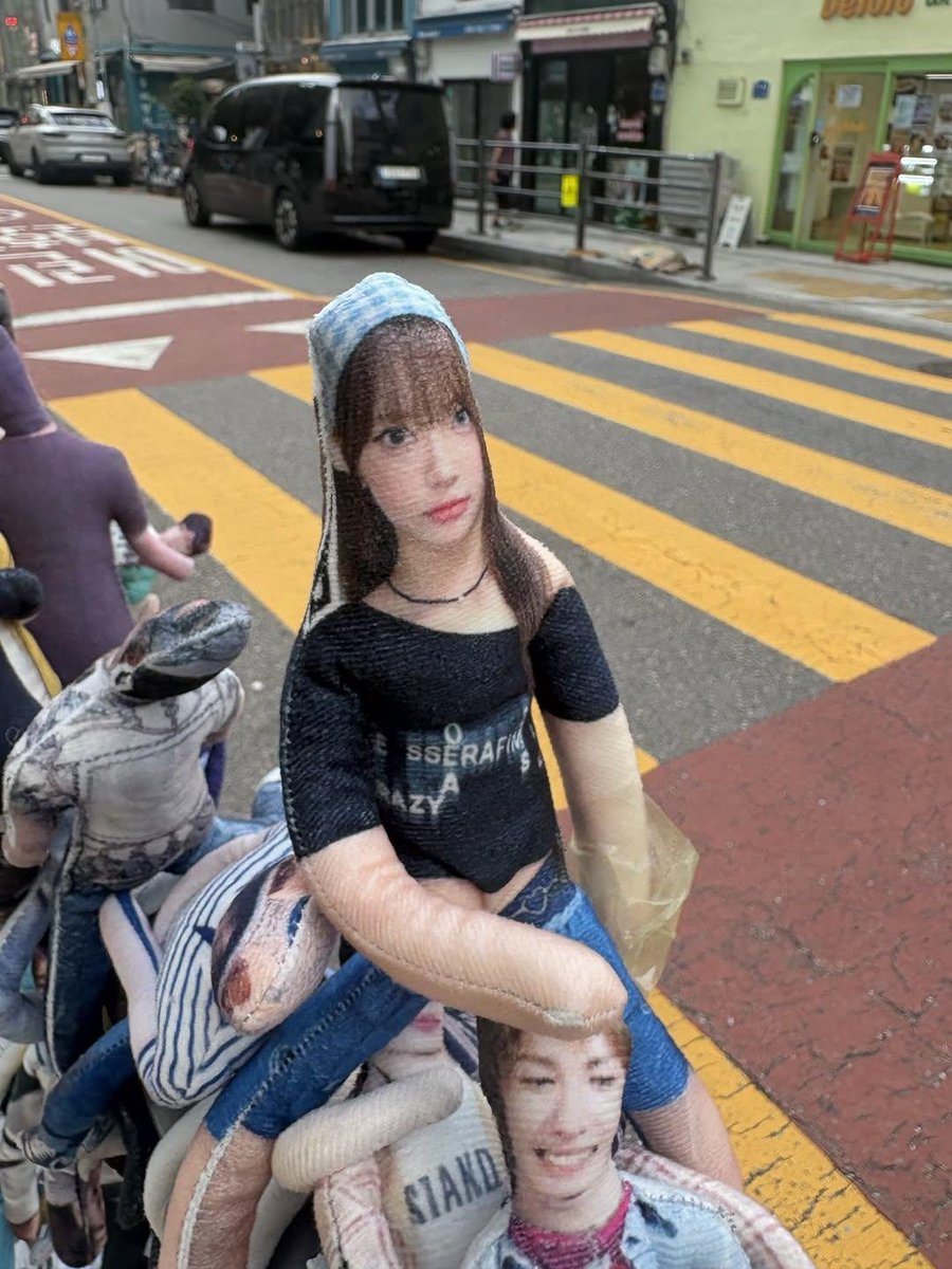 itsabsu's tweet photo. THIS IS TAKING ME OUTAKDHDKA https://t.co/JXjhHUNnBK