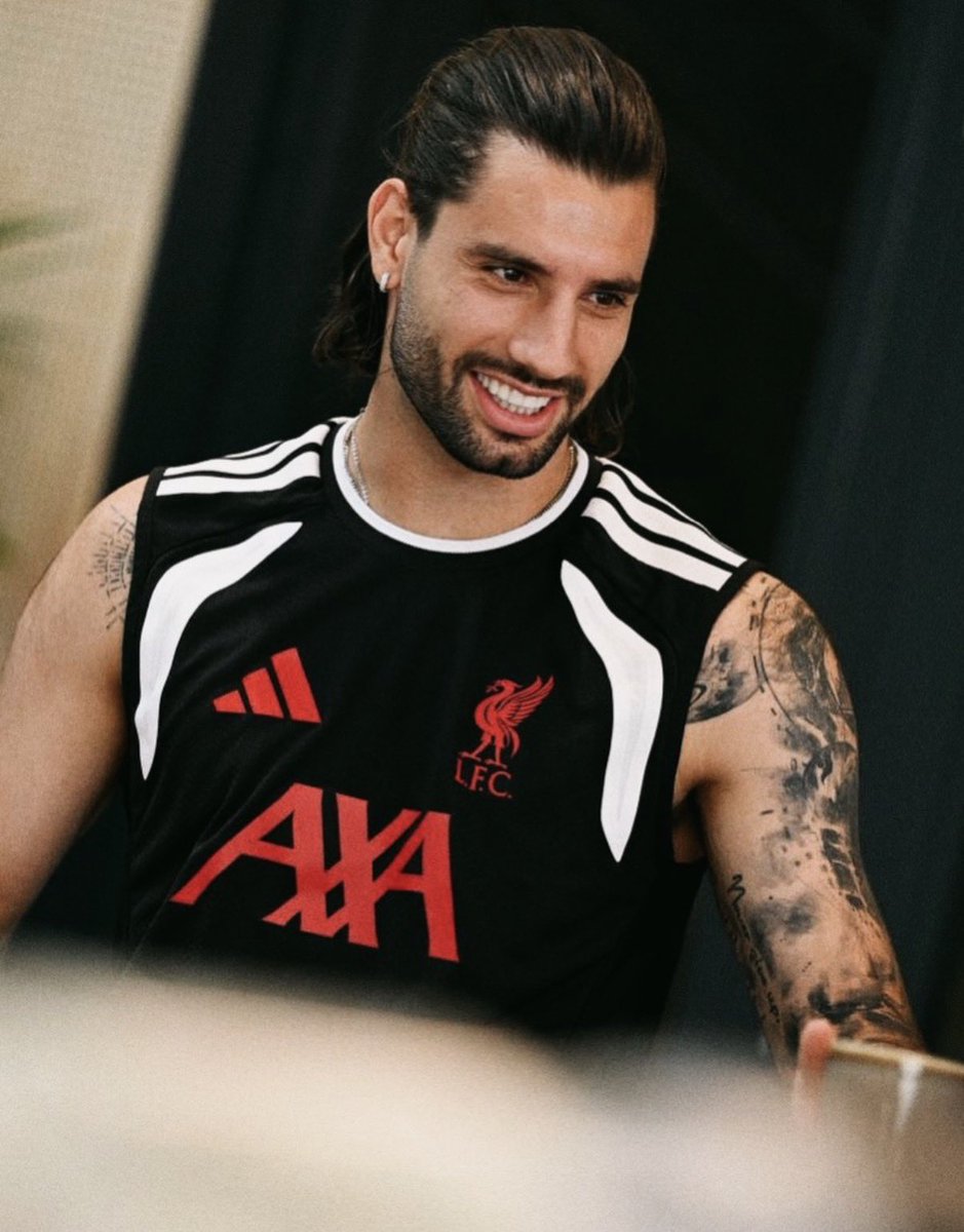ptgorst's tweet photo. Dominik Szoboszlai has now signed his new Liverpool deal which will run until 2031. Talks with the club and his agent resumed a few weeks back and progress was significant in recent days. A huge boost for the club heading into the new season. https://t.co/YdtIfWXPzB