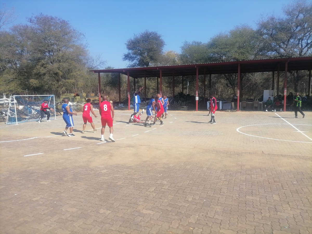 SANDF_ZA's tweet photo. The 🇿🇦South African National Defence Force Handball Championships Light Up Limpopo.
https://t.co/If4MU13Swr
🇿🇦#SANDF
🇿🇦#SAMilitary
🦁#PrideOfLions
🇿🇦#SAMilitarySport
🤾#SAMilitaryHandball https://t.co/bj5OqmoyNJ