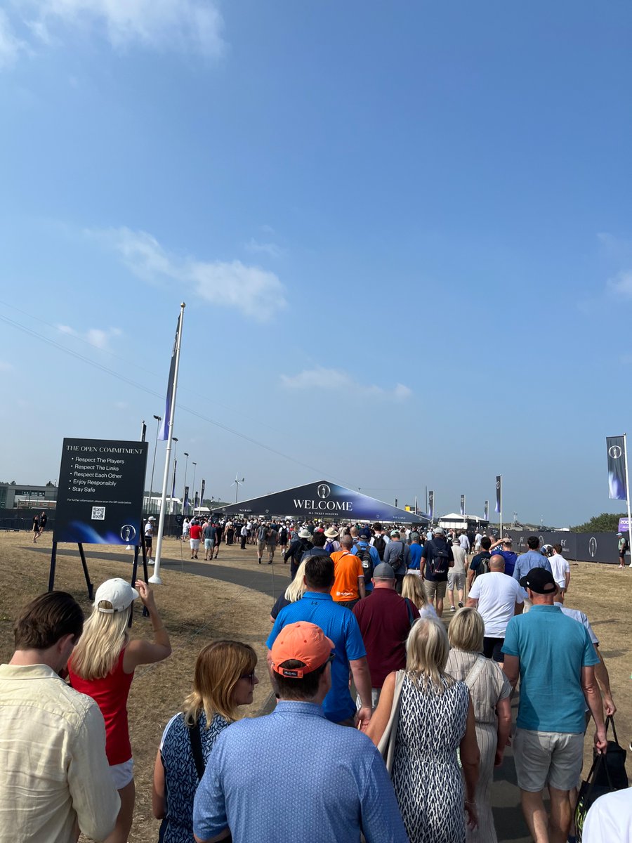 Lockdownlover6's tweet photo. Shambles at the #opengolf https://t.co/LjQdbBxEtW