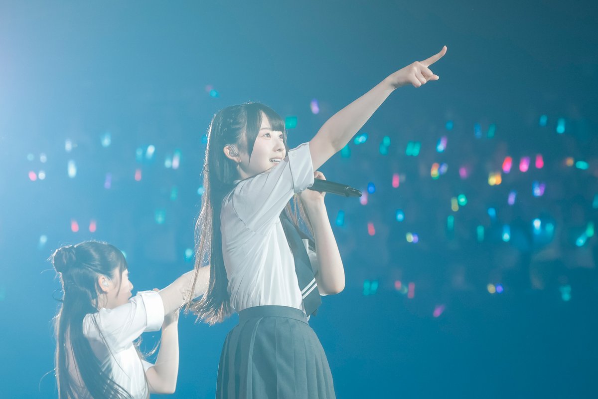 oricon's tweet photo. 【ライブレポート】
日向坂46五期生、圧巻の初単独アリーナ公演
 
最新オリジナル曲「円周率」も披露✨
ファンから大きなコール

✍🏻セットリスト＆ライブ写真29枚
https://t.co/27hW0P8wFg
 
#日向坂46_五期生LIVE https://t.co/dFPkKr2NKx