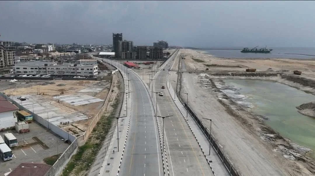 NigeriaStories's tweet photo. BREAKING NEWS: The Federal Government has renamed the Lagos-Calabar Coastal Highway as the President Bola Ahmed Tinubu Coastal Highway, with the Minister of Works, David Umahi, saying the decision was taken in recognition of the President’s long-standing vision for the project. https://t.co/LqwZKfxYwK