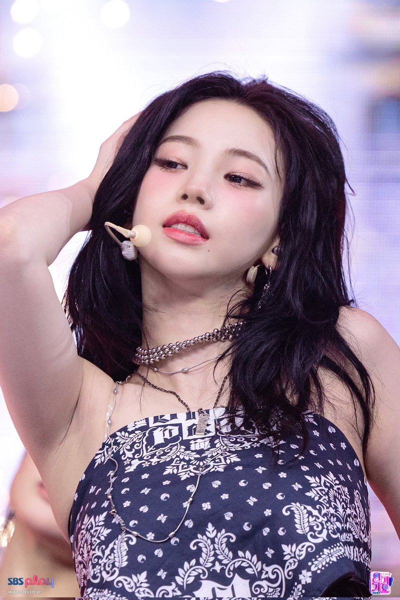 timetoKARINA_'s tweet photo. 250717 | 인기가요 현장포토

#aespa #에스파 #KARINA #카리나 https://t.co/bVufUI2Oz3