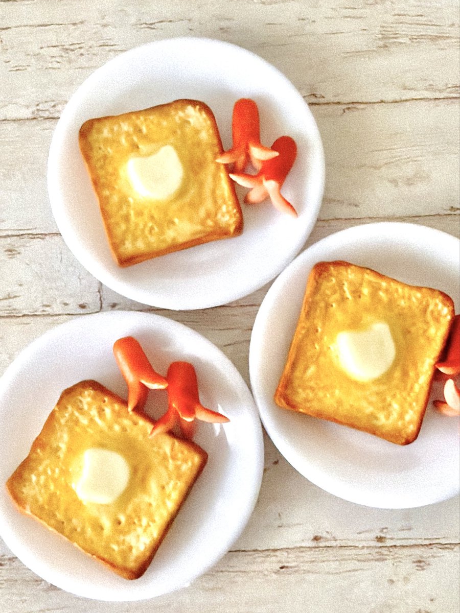 _colorfulspace_'s tweet photo. バタートースト🍞

シンプルな組み合わせですが
カリッとしたトーストに
じゅわっとした塩味が美味しいですよね！
パリッとした🐙さんウィンナーを添えて可愛い組み合わせにしました♪ https://t.co/3iQjieyr9x