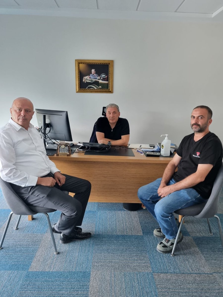 TmsGebzeSube's tweet photo. İŞYERİ ZİYARETİ…

Şube Başkanımız İsmail ÇİÇEK TAKOSAN OTOMOTİV İşyeri Genel Müdürü Arda KÖKEN’i ziyaret etti.Ayrıca Çalışan Üyelerimizle Çay Molasında Üyelerimizle Sohbet Etti. https://t.co/0Rig9ylNHi