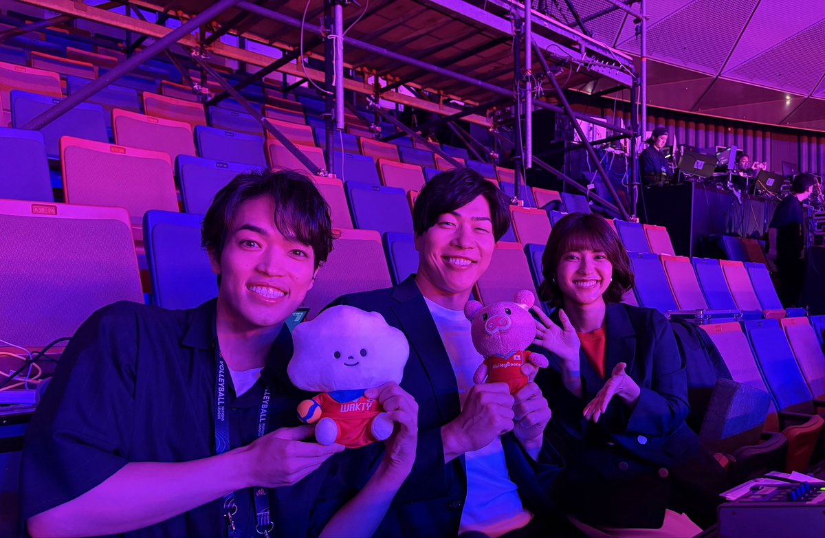 TBSvolleyboo's tweet photo. ／
このあと7時🕖
🇯🇵日本vsベルギー🇧🇪
TBS系列生中継📺
＼

今日勝てば予選ラウンド1位通過確定👏1位になると
開催国枠・中国🇨🇳（現在18位）と
あたります🔥
鬼門の準々決勝突破へ向け
一位通過はかなり重要💥💥💥

そして今日勝てば
史上初11連勝へ🙌🙌

今夜も #清水邦広 さん＆ #原嘉孝 さん
＆御手洗アナが副音声実施🌈🌈

副音声では
Xにて2人への質問＆
メッセージを募集します🏐

#バレーボールネーションズリーグ
#ゴリと原ともうイッポン

のハッシュタグをつけて
たくさんポストしてください😊