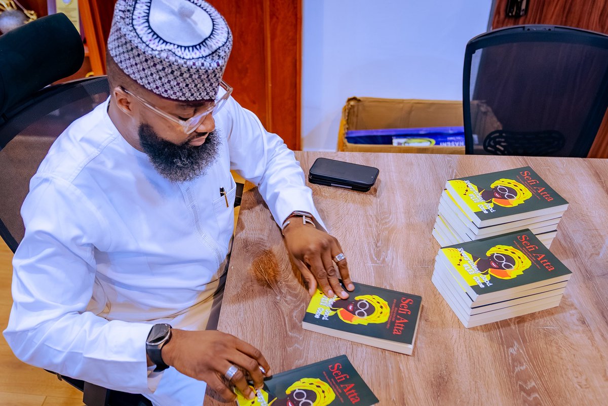 KSHalilu's tweet photo. Some things are too personal to delegate.

I signed every copy myself because names matter.

There is something grounding about writing a person’s name by hand. It reminds you that behind every application is a human being. Someone who has chosen to learn, to grow, and to bet on themselves.

This wasn’t about putting ink on paper. It was about taking a quiet moment to acknowledge each fellow.

At @kshafrica, we believe investing in people starts long before the outcomes are visible. Sometimes, it begins with something as simple as making them feel seen.

I hope these books are read more than once. Underlined. Revisited. Passed on. Because the best books are never the ones that stay on shelves.

#EveryGirl3.0 #ksh