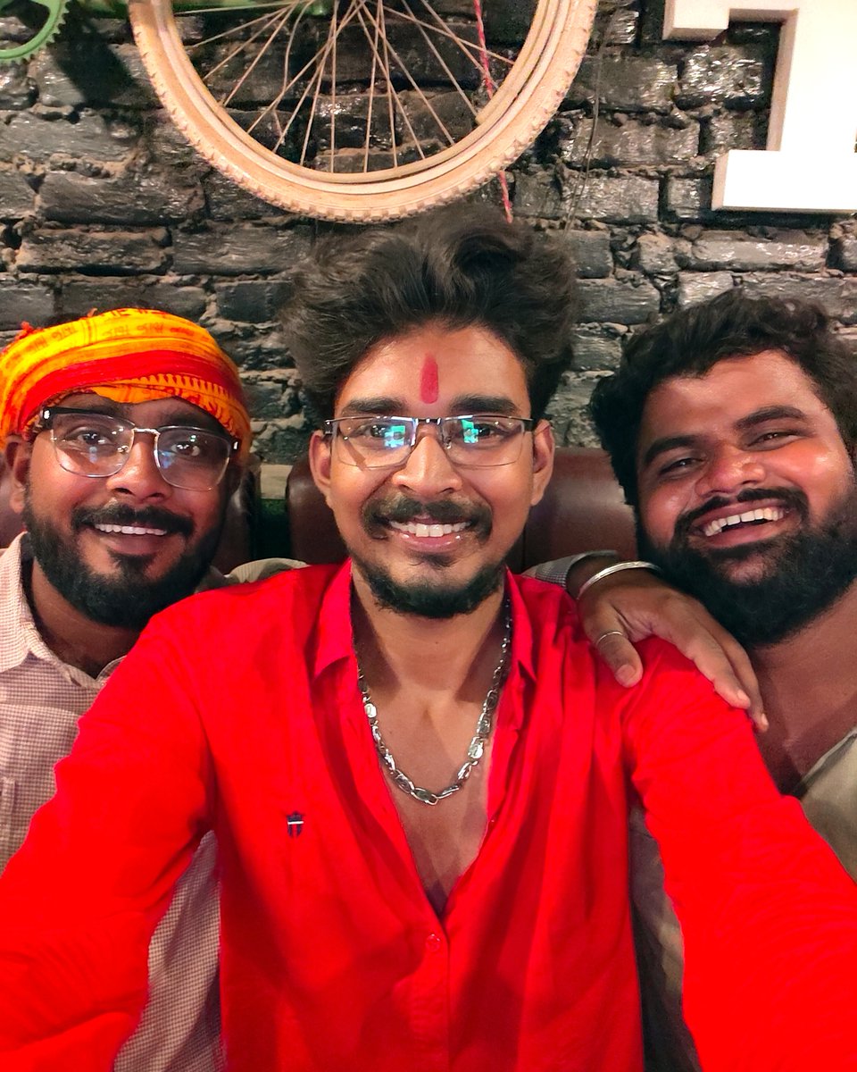 SmartyKrishna's tweet photo. शरीफ़ हैं इसलिए शरारत नहीं करते
पर हां सही वक्त पर धमाका जरुर करते हैं 🥂

#Love #You #Zindagi
#KrishnaKeSitaare
#BadtameezDilKrishna ❤️ https://t.co/EREFdHTTEm