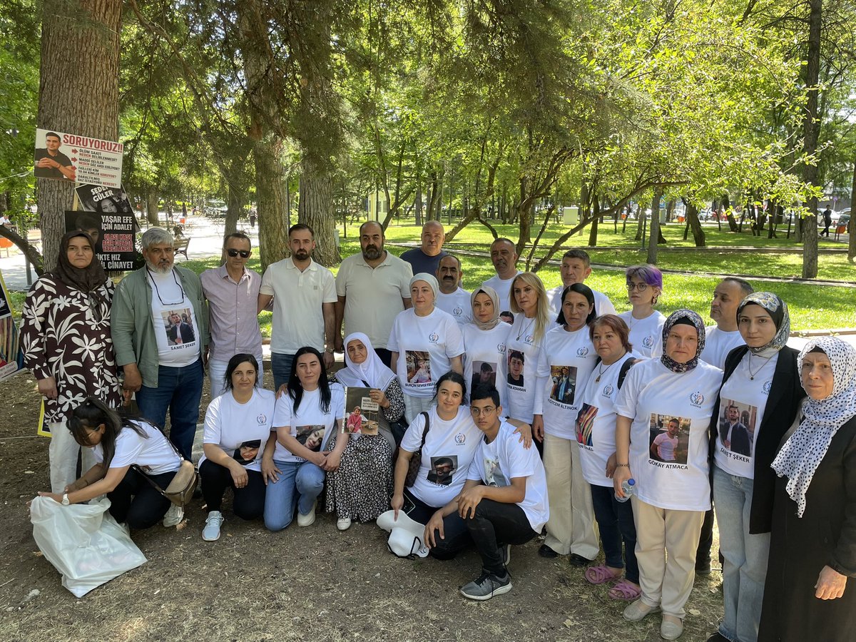 uainsancocuk's tweet photo. 🕯️ Adalet Nöbetimiz Devam Ediyor…
@zaferpartisi 
Etimesgut ilçe başkanı alana desteğe gelmiştir …

#UHDER #AdaletNöbeti #Vicdan #Adalet #Adaletİçin https://t.co/E1ZZWpzfae
