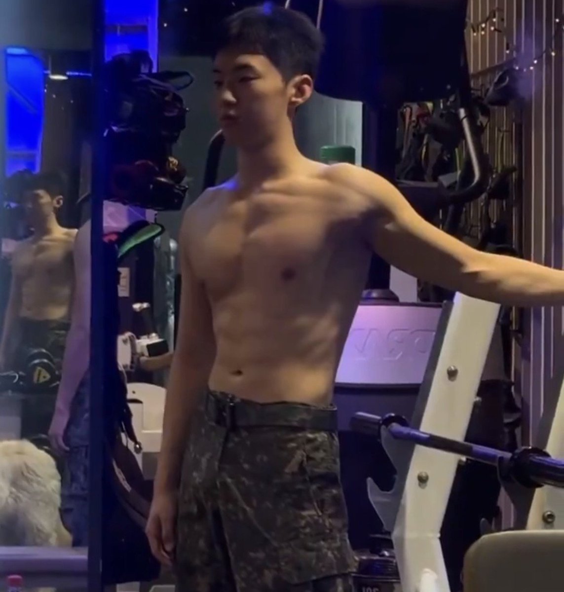 dinoqtbabie's tweet photo. CUTEST drunk          with THE GREATEST
face                               body https://t.co/s9jzKp711D
