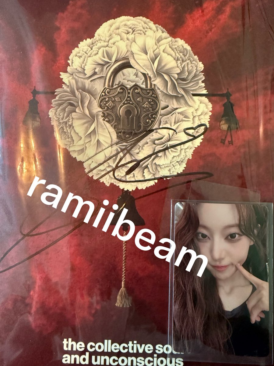 ramiibeam's tweet photo. SHEON POB SUA SIGN (i think) AHHH https://t.co/uSMXyJbiWw