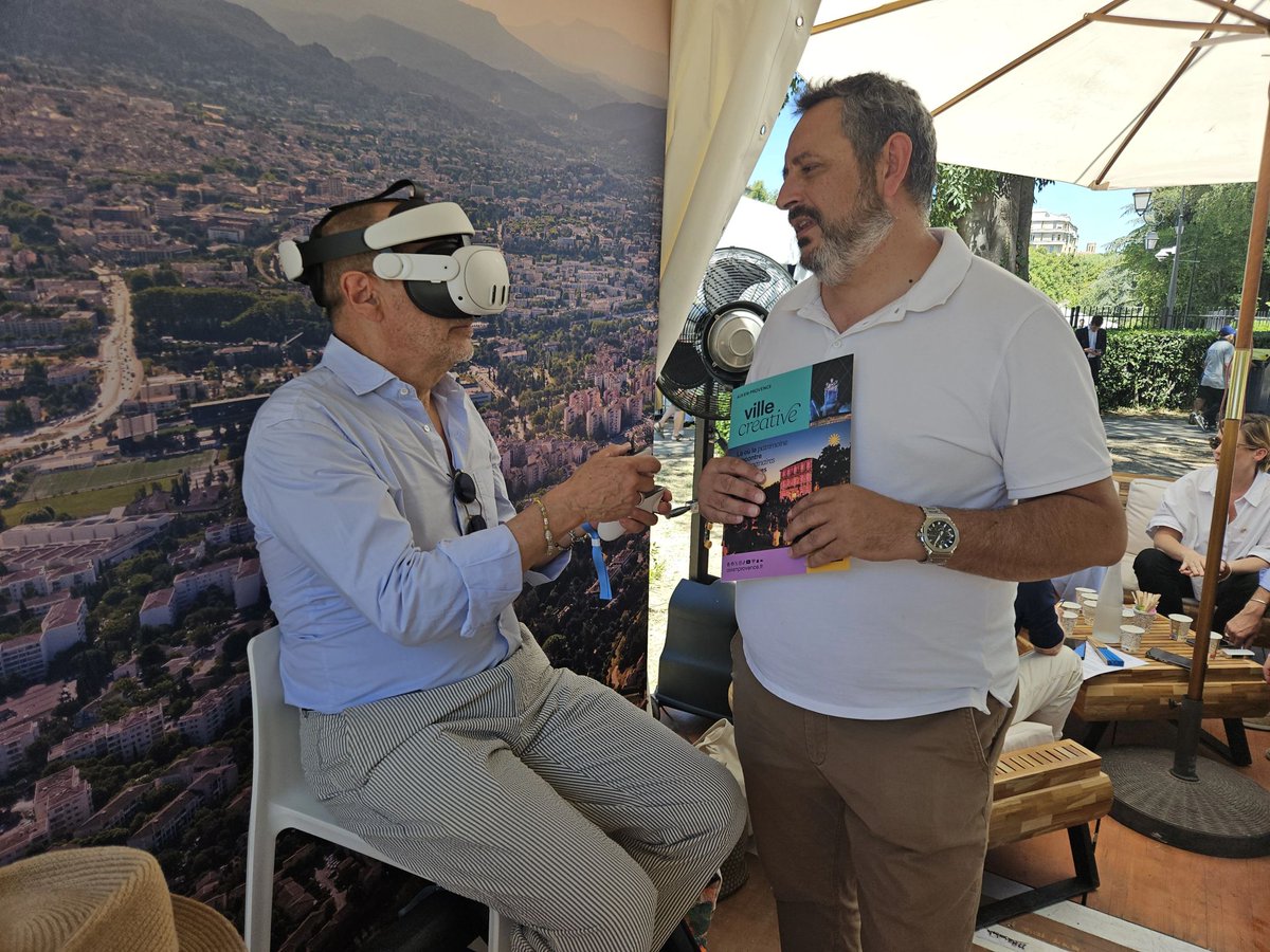 lecentreio's tweet photo. @lecentreio était aux Rencontres économiques de la @aixmaville, sur invitation de cette dernière  afin de présenter les jumeaux numériques VR du Musée Granet en compagnie de @PortelliBastien https://t.co/vNF2y3kcaO