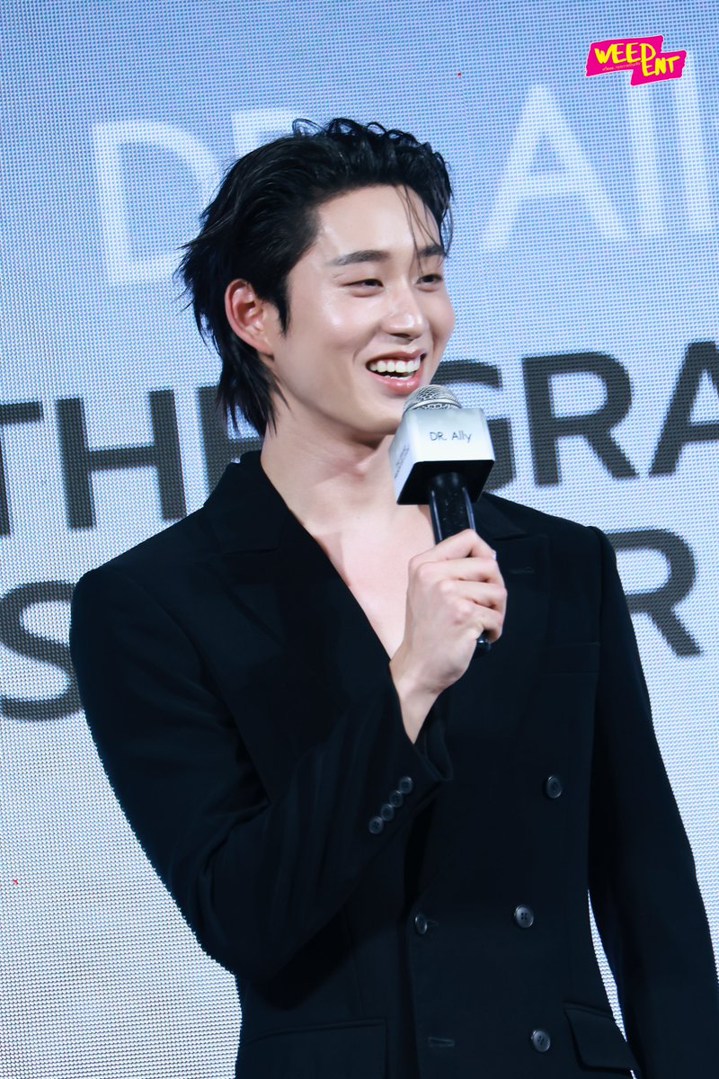 WEED_ENT's tweet photo. " เอส ศุภ" ในงาน "THE GRAND PRESENTER EVENT"✨

EST OUR NEW PRESENTER
#DRAllyxEst #est_rvp
#DRAllyTheGrandPresenterxEst https://t.co/O8TGQKOL9j