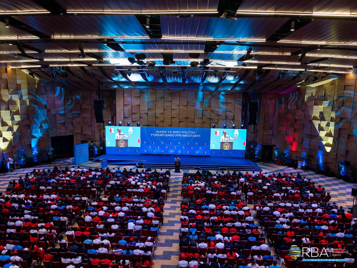 rbarwanda's tweet photo. 📷AMAFOTO📷

Perezida Kagame akaba na Chairman w’Umuryango FPR Inkotanyi, yavuze ko Abanyamuryango bawo bakwiye kuzirikana ko amateka y’uyu Muryango asobanura byinshi mu nshingano zabo. 

Ati “FPR ifite umwimerere wayo, ifite izina, ifite ibiyiranga bihagije, ifite noneho amateka. Amateka adusobanurira byinshi mu byo dushinzwe, ibyo buri Munyarwanda ashinzwe aho yaba ari hose. Noneho bikanasobanura Igihugu, uko Abanyarwanda bacyifuza ndetse bigatuma habamo kumenya neza inshingano za buri wese.” #RBAAmakuru 

📷: @Nkuranga_