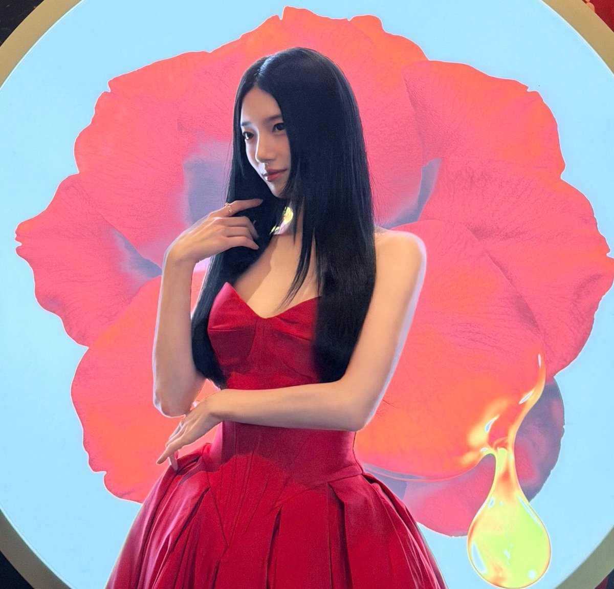 h0_0eeV's tweet photo. 흑발 수지 ㅈㄴ권력잇음 https://t.co/3UVIrwVTdx