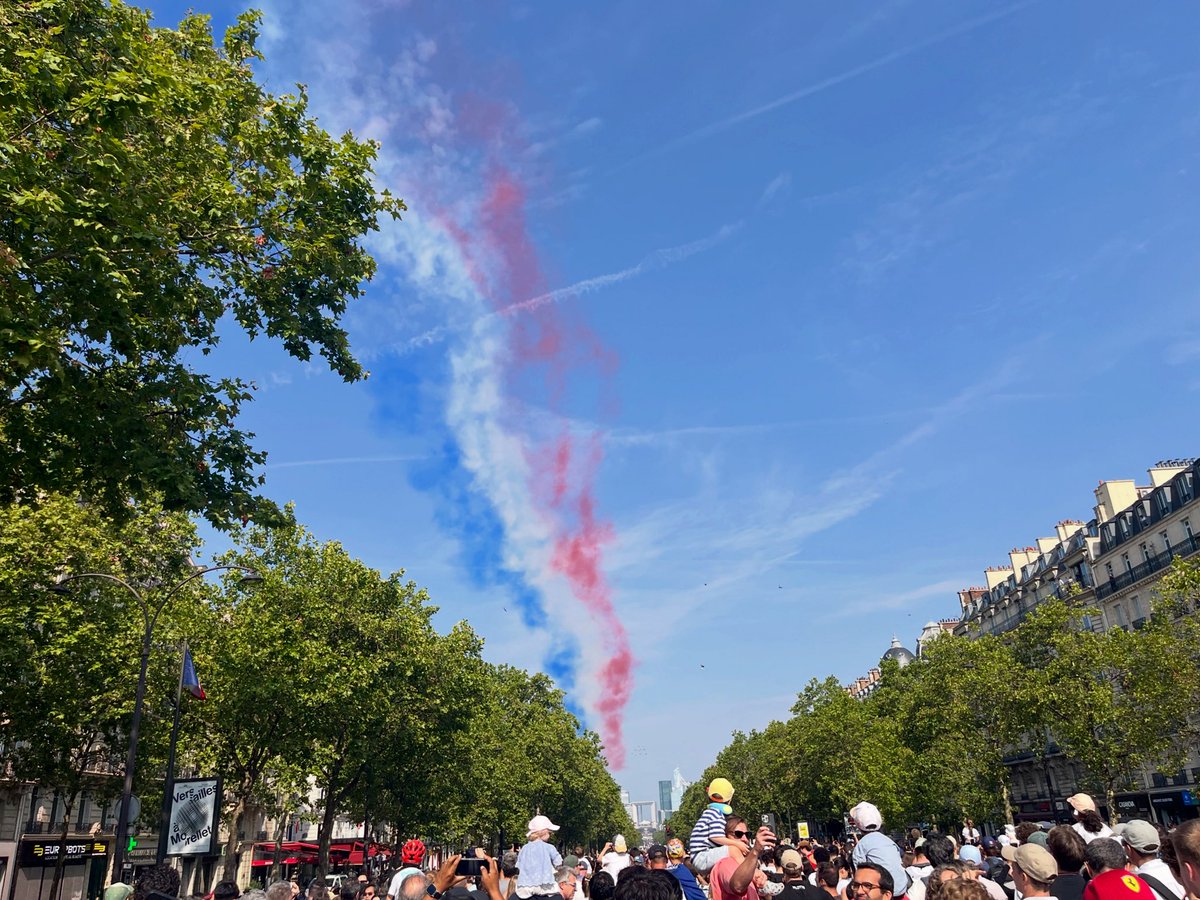 mikaelsilf's tweet photo. Défilé du 14 Juillet | The Bastille Day Military Parade 🇫🇷
#defile #france #paris #14juillet #bastilleday https://t.co/Kv1gVX1WfB