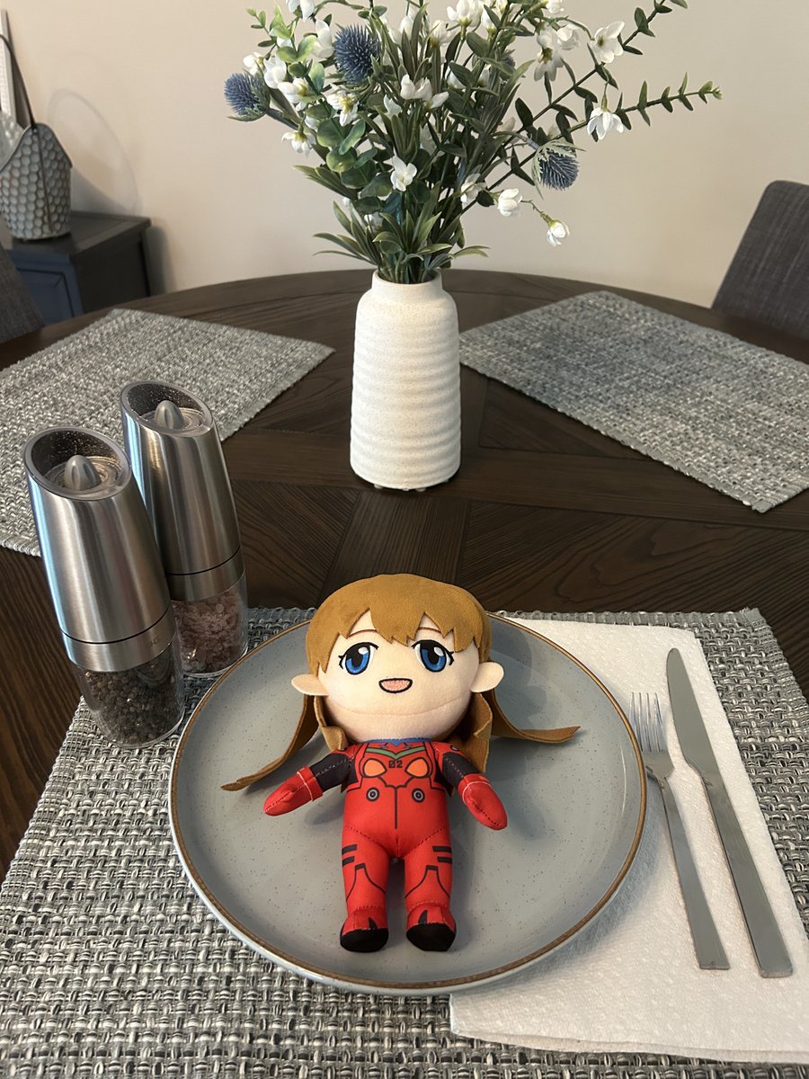 mandalorymory's tweet photo. POV: You’re a Mass Production Evangelion unit about to enjoy a scrumptious meal https://t.co/sg7Xas1obG