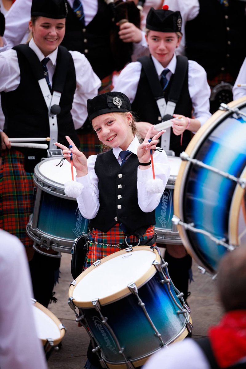 Fetes_Bayonne's tweet photo. 📷 Retour, en images, sur la journée des enfants marquée notamment par la déambulation de nombreux groupes de musique "juniors" et un très beau réveil du Roi Léon.
📷 Jean-Louis Hupé
#FDB26 #FêtesDeBayonne2026 https://t.co/itd1jCPRiL