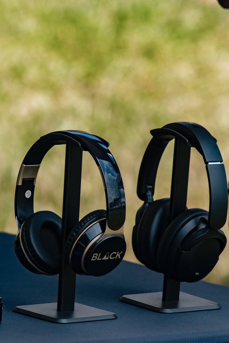 kukirizajoshua5's tweet photo. Friday is for good vibes and better tech. ๐ฅ
Whether itโs earbuds, smartwatches, speakers or power banks, @blacklyfug has everything you need for the weekend. #BLACKLYF https://t.co/CDYnbzgZ4P