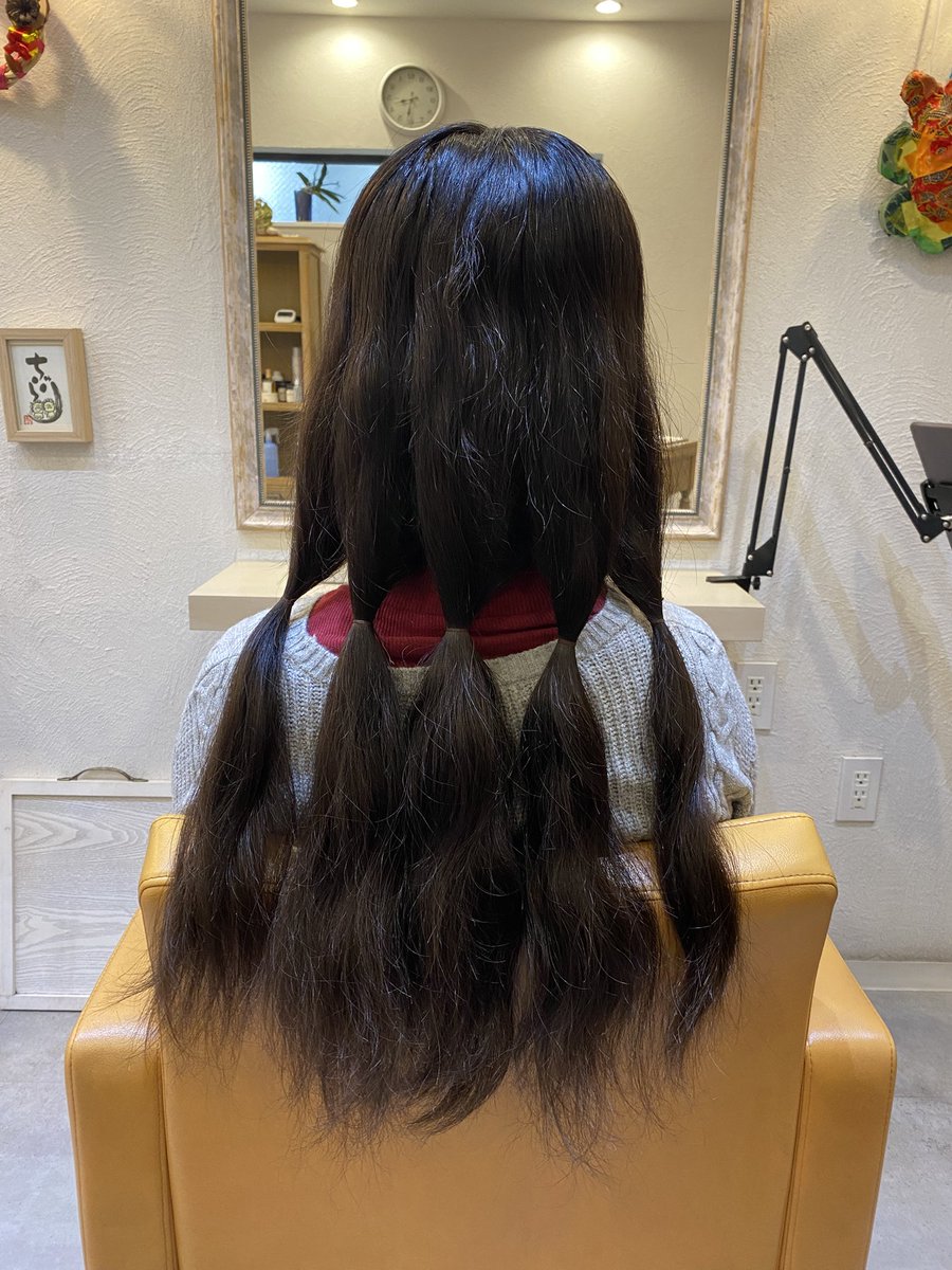 chulare's tweet photo. はいさい😄🤚
華の金曜日いかがお過ごしでしょうか？
とても暑いので気をつけてご来店ください♪
店内涼しくお待ちしております🍧
☎️080-4169-2442
4回目のヘアドネーションありがとうございました😊
#ヘアドネーション #髪の毛の寄付 #金沢文庫ヘアドネーション
https://t.co/Arb0lQMKm1 https://t.co/8KrZPuSZXH