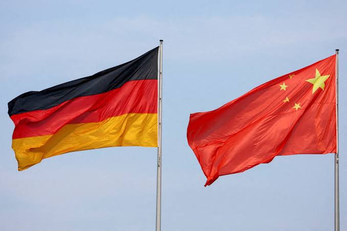_MegaPolitics's tweet photo. Breaking:

Germany plans to use Yaun currency instead of the US dollar https://t.co/SHLqi6zO6J