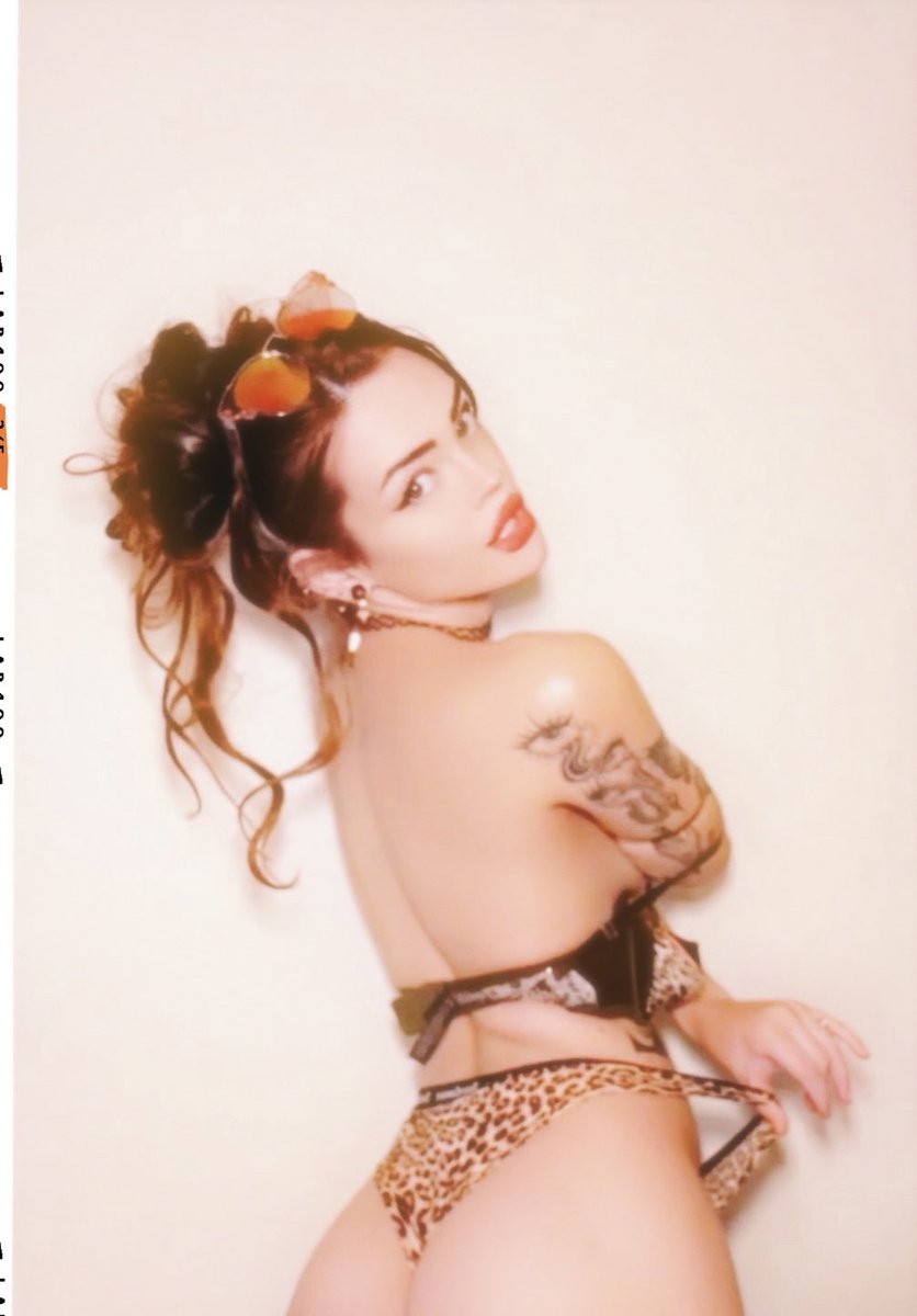 bambeepie's tweet photo. Hey again void! It’s ya gorlll, still tryna work it for an audience of none.

You can see the full pics ( 🍑 ) here —->

https://t.co/n8aBoHOyUd https://t.co/dilD0QVkSF