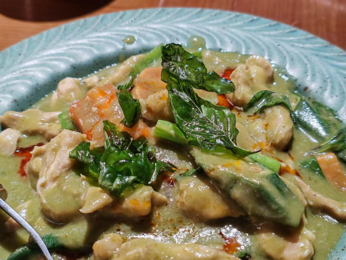 Yun94again's tweet photo. Craving bold flavors tonight Try my homemade Thai green curry—rich coconut milk, fresh basil, and perfectly spiced chilies hit different!  #ExoticEats https://t.co/Wfo5juI6aS