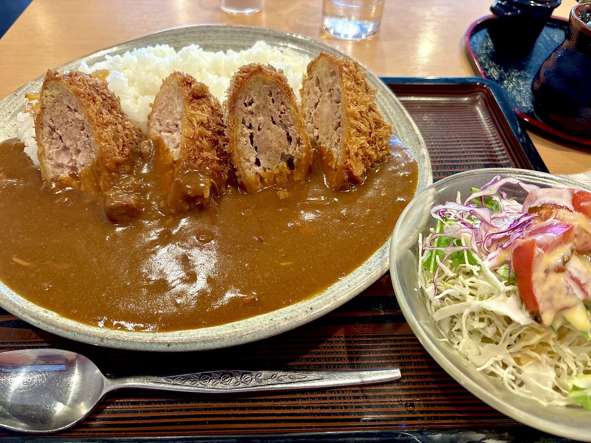 leo_schuna's tweet photo. ランチはメンチカツカレー🍛
美味しかった〜😋 https://t.co/IlJ3t1AopC