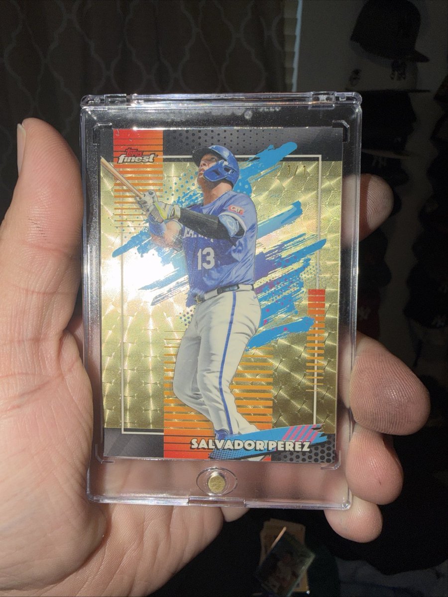 aestheticoscar's tweet photo. @BROTHERS_KAZU @Topps @Collect How much is this worth https://t.co/q4wyABanVa