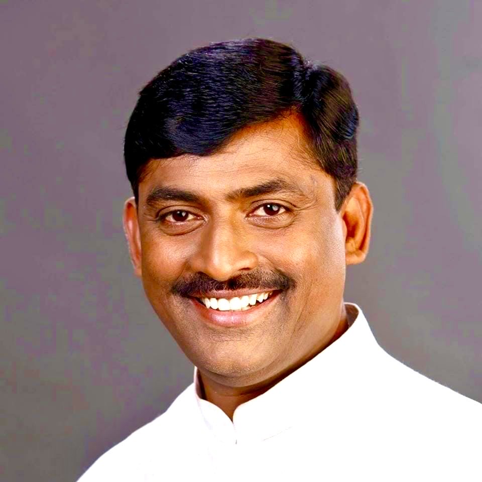 AmarpreetKale's tweet photo. वरिष्ठ भाजपा नेता एवं पूर्व राष्ट्रीय महामंत्री आदरणीय श्री मुरलीधर राव जी को जन्मदिवस की हार्दिक बधाई एवं अनंत शुभकामनाएँ।

बाबा बैद्यनाथ से प्रार्थना है कि आपको उत्तम स्वास्थ्य, दीर्घायु, सुख-समृद्धि एवं निरंतर ऊर्जा प्रदान करें, ताकि आपका मार्गदर्शन और राष्ट्रसेवा का संकल्प सदैव इसी प्रकार समाज एवं संगठन को प्रेरित करता रहे।

@PMuralidharRao #HappyBirthday #MuralidharRao #BJP #BharatiyaJanataParty #Jamshedpur #Jharkhand