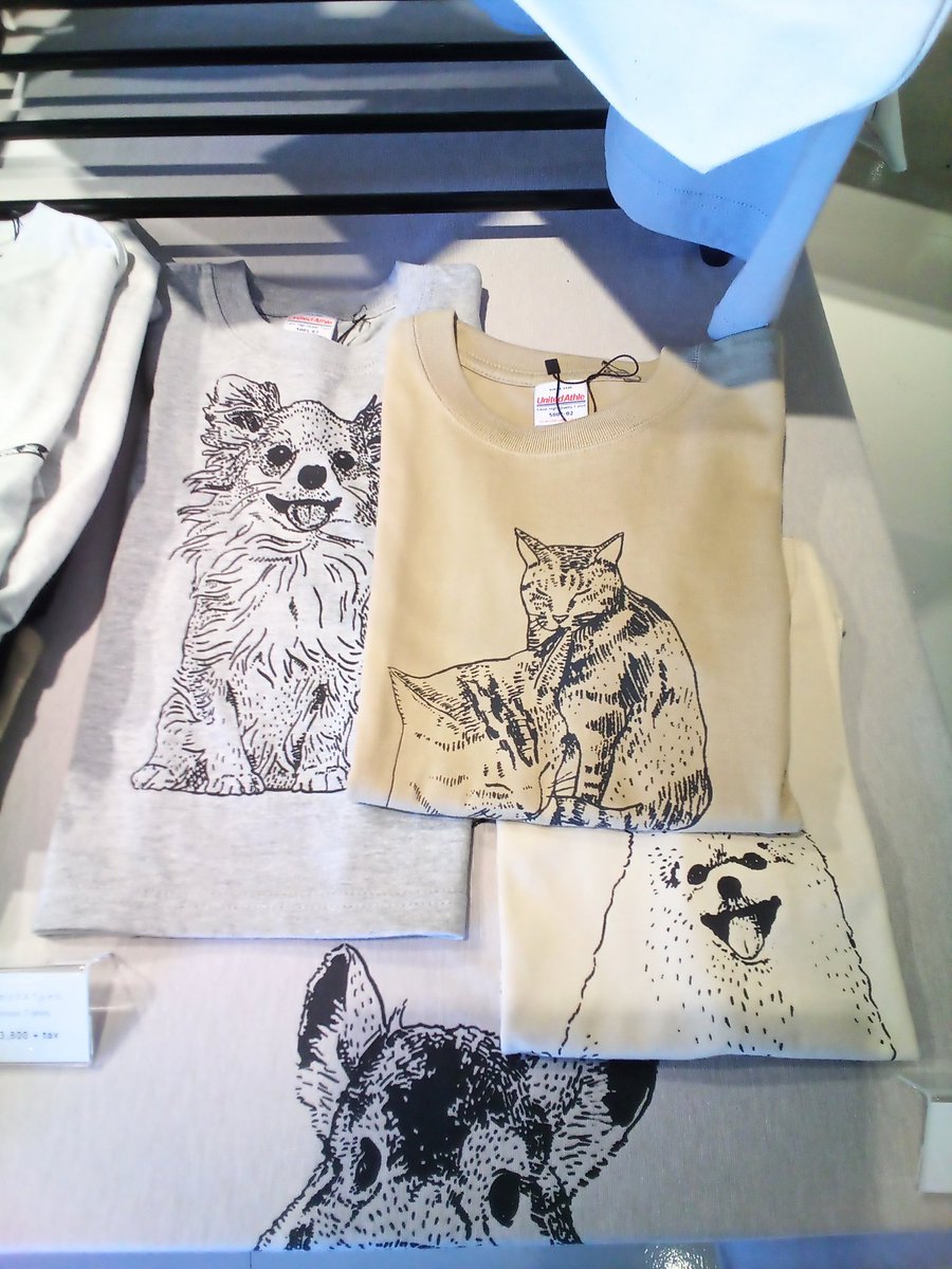 pens_alley_'s tweet photo. amenoさんのグッズをご紹介✨️
シュールな動物イラストのTシャツや雑貨を
シルクスクリーンで印刷しています
動物の種類は哺乳類から恐竜まで145種類以上！
お好きな動物×アイテムのオーダーもまだまだ受付中です☺

 #岡崎市 #ペンズアレイ #文房具
 #ameno https://t.co/TQaevr3nx8