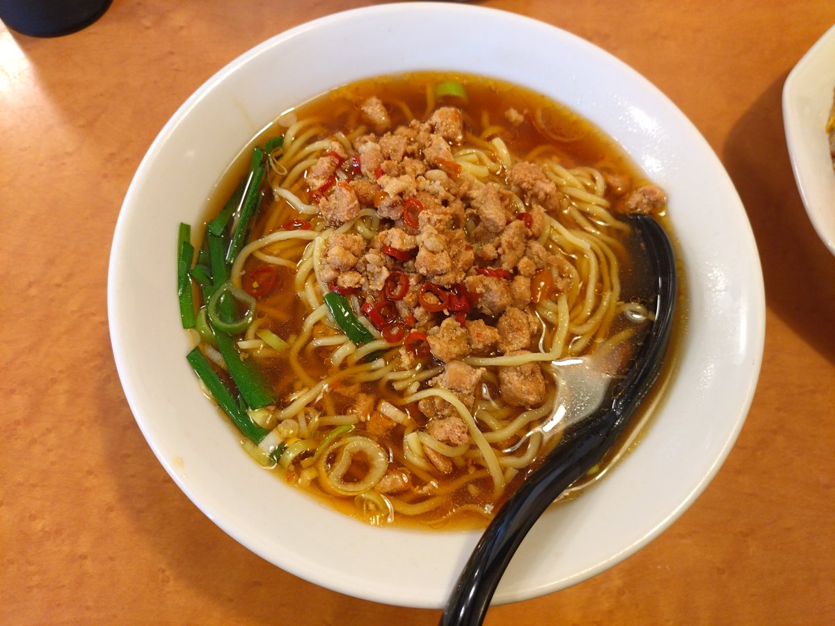 ZoneMyco's tweet photo. 台湾ラーメン+炒飯
〜中国料理 龍〜

今日の現場飯🍜港区小碓にあります町中華でランチ🔰
お昼メニューのラーメンセットからチョイス
よくあるタイプの中華屋さん
手軽にガッツリなら👌
ごちそうさまでした🙏 https://t.co/6fjJT4CpvT