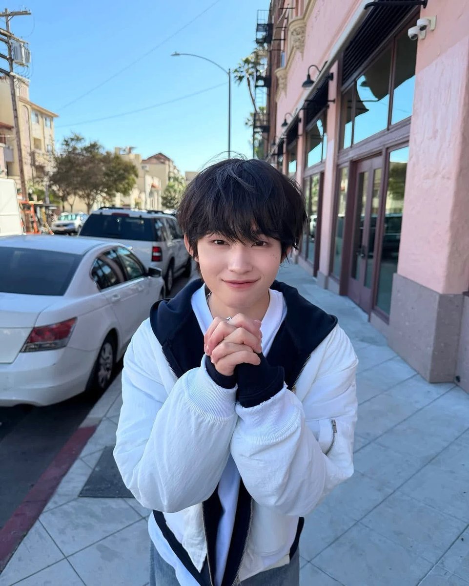 iimstoryzu's tweet photo. 이주 눈만 볼 때 분위기              전체적인 얼굴 분위기 https://t.co/RXNE6smSzQ
