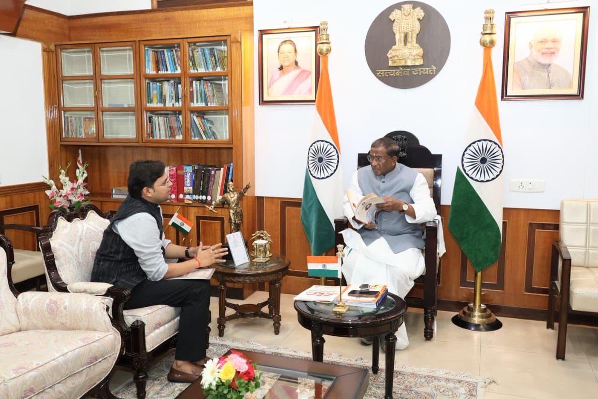 IndiathinkOrg's tweet photo. Director @ITC_SaurabhP called on Hon. Governor of Assam Shri 
@Laxmanacharya54 today at Lokbhavan Guwahati regarding @CEC_ITC in Lucknow and RT in other states. 

@PMOIndia @HMOIndia @MDoNER_India https://t.co/NnF90blx1Z