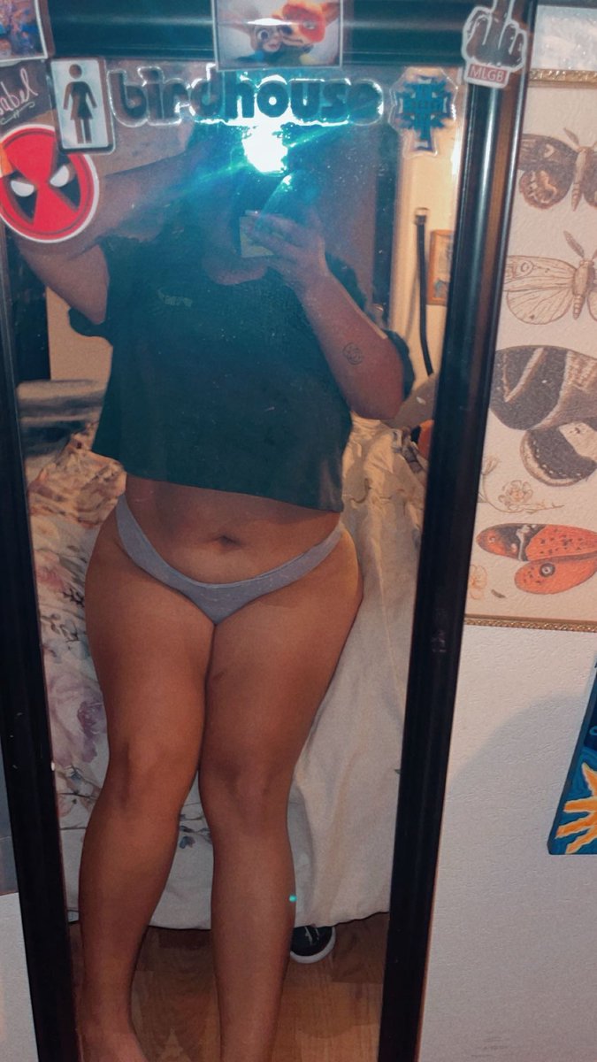 bellagoddess93's tweet photo. Good night babes 🖤✨ https://t.co/FHNzmYOByG