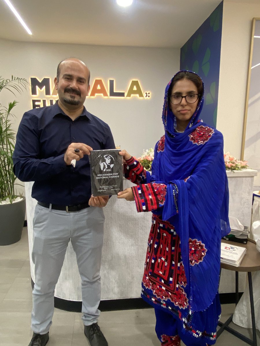 MRCBalochistan's tweet photo. From Khuzdar to the global community, our collective voices call for education.

Let us reimagine education, reform education systems, and invest in quality education. Without education, sustainable development is #ReformEducation #InvestInEducation #GirlsEducation #Khuzdar https://t.co/T8YwqsQj1I