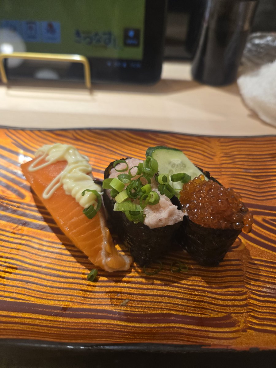 chefss00's tweet photo. ⚾東京ドーム観戦前に、きづなすしで腹ごしらえ🍣
これで応援準備は万全！今日こそ勝ってくれー！🔥 https://t.co/9UfLRRa01w