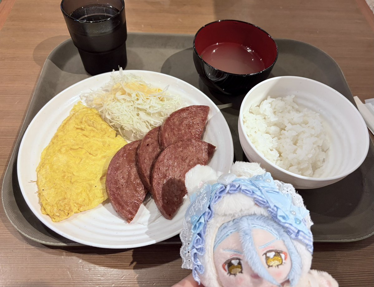 msnk_nnmk's tweet photo. 今日から沖縄❣️✨🏝️
上陸して初の食事はポークたまご定食🐷🥚

#いつぬいが見られるタグ https://t.co/Por3XC7LxD