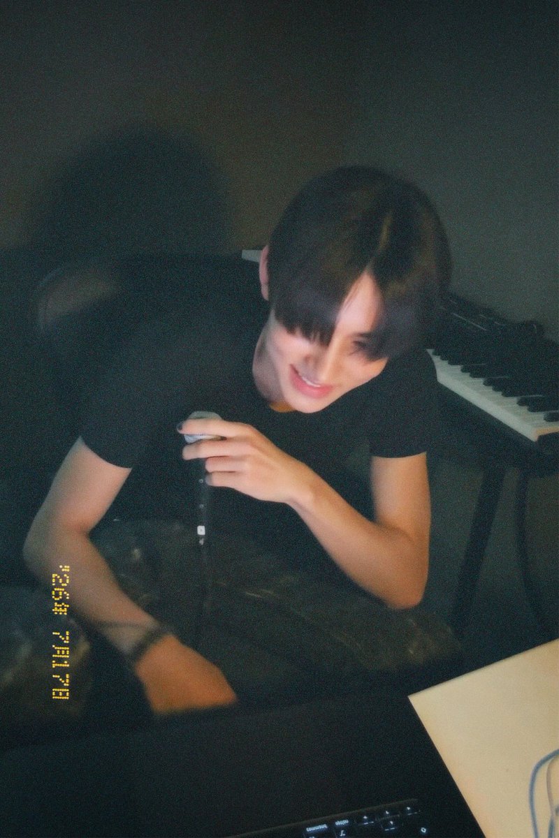 eomseaniee's tweet photo. 🫠♡🎤✩ https://t.co/CC3qoeWsUu