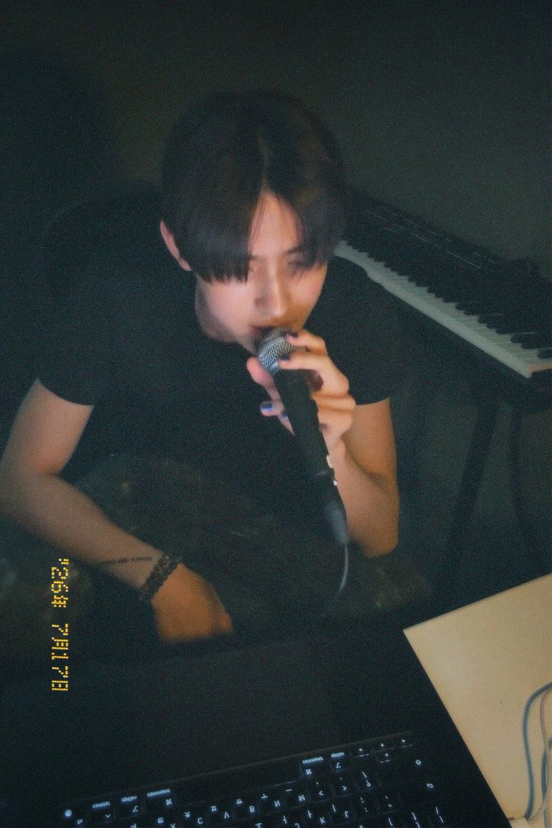 eomseaniee's tweet photo. 🫠♡🎤✩ https://t.co/CC3qoeWsUu