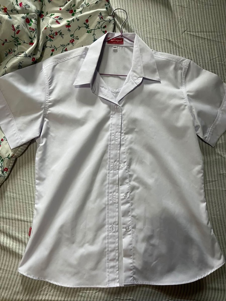 aaomormiie's tweet photo. ส่งต่อเสื้อนักศึกษาค่ะ ภาพแรกsize 2xl ยังไม่แกะกระดุม 150 ภาพที่2 size xl เลาะกระดุมออกแล้ว 100 ค่าส่ง40 นัดรับ มจพได้ค่า #ส่งต่อเสื้อนักศึกษา #ส่งต่อเสื้อผ้า #ส่งต่อเสื้อผ้ามือสอง https://t.co/SMnpoqSNHY
