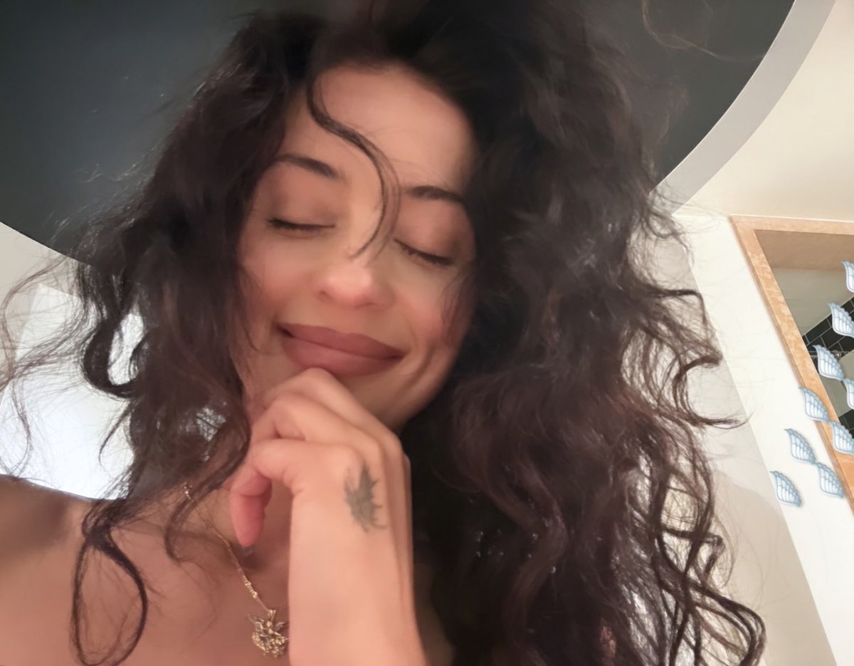 ༝️️ ️️ ️️miss ️️𝒎edina ️️, ️️ ️️ tweet media