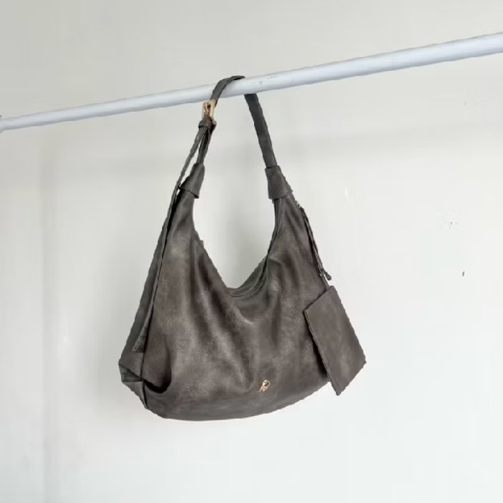 heyoomono's tweet photo. Rekomendasi totebag/tas wanita untuk kuliah dan kerja. Bahan sintetis premium, gold hardware. Detail size 26 × 35cm.

🏷https://t.co/RX0gQQTMyU
🏷https://t.co/RX0gQQTMyU https://t.co/YJH38Igt04