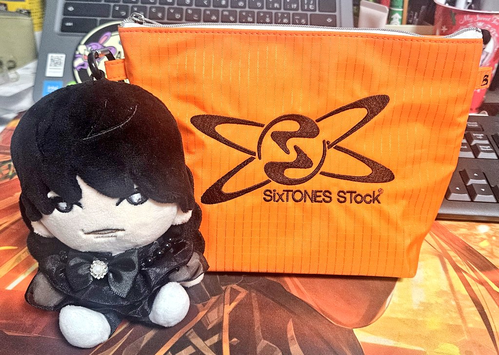 0241Mame's tweet photo. ストストポーチかわいすぎる、値段相応にしっかりしてる
カラビナ買い足してショルダーにします😌 https://t.co/H3ossFou9v