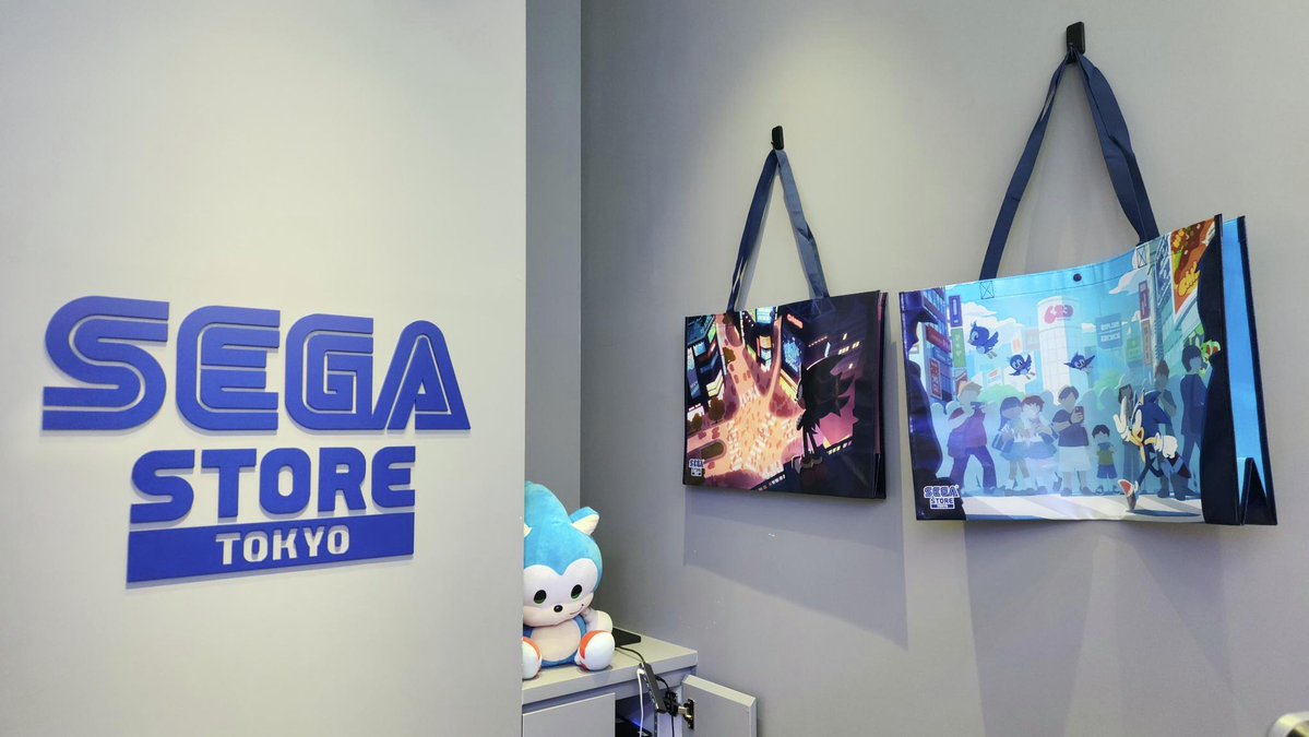 SonicOfficialJP's tweet photo. 本日より「SEGA STORE TOKYO」1周年記念キャンペーン開催！
様々な新商品から定番の人気商品まで幅広く取り揃えております♪
限定ノベルティは無くなり次第終了なのでお見逃しなく👀✨
また、7/18(土)には、ソニックのグリーティングイベントも開催決定🎉

皆さまのご来店をお待ちしております！
https://t.co/1hlunZeGDp

#ソニック
#SEGA STORE TOKYO